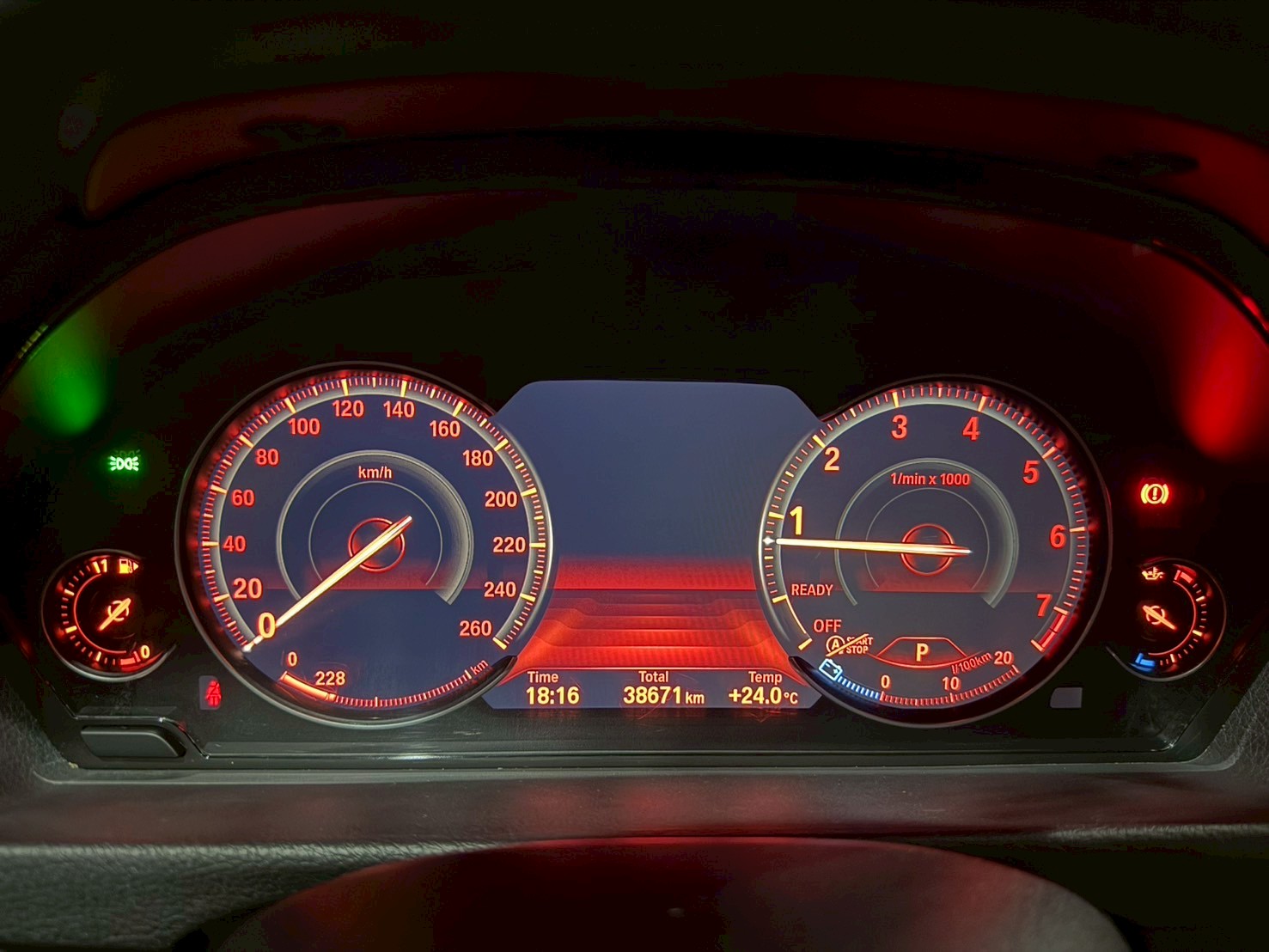 2018 BMW 320i 2.0  第12張相片