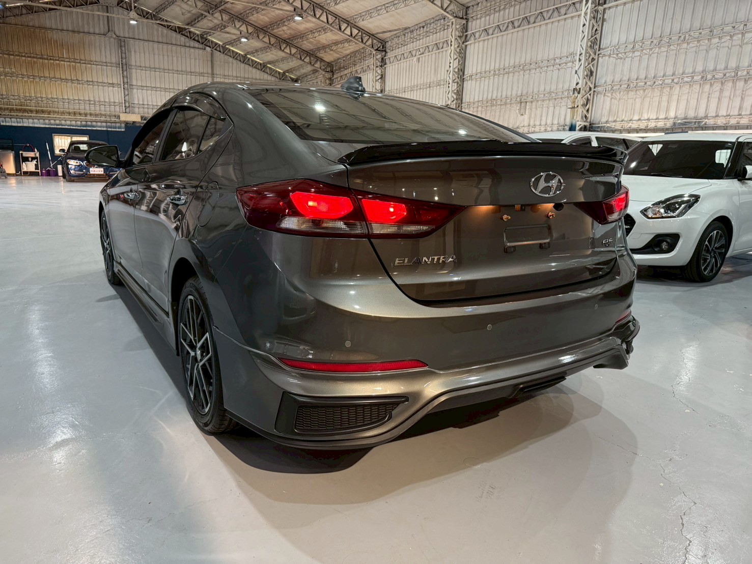 2019 Hyundai Elantra 2.0旗艦版  第4張相片