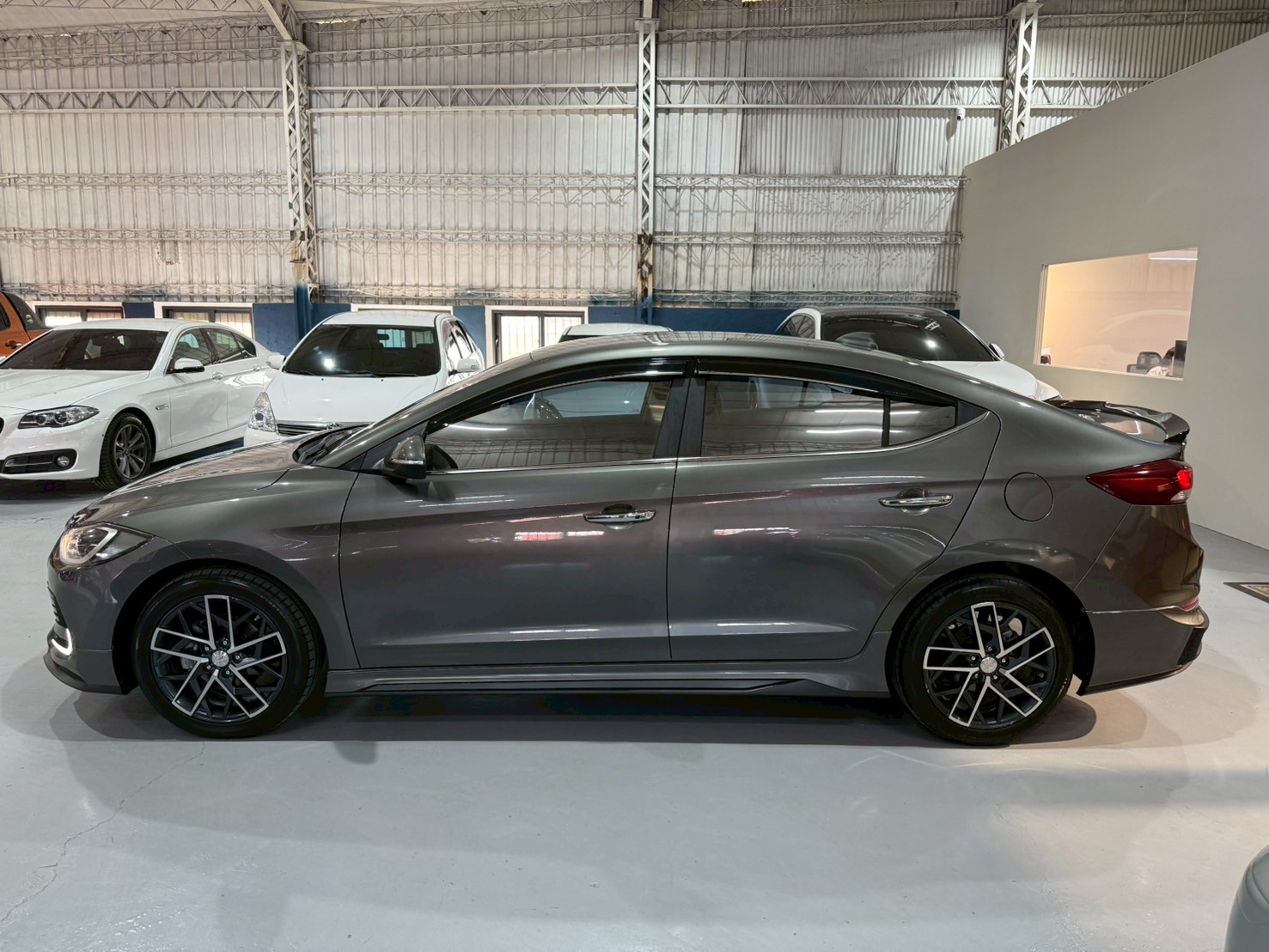 2019 Hyundai Elantra 2.0旗艦版  第5張相片