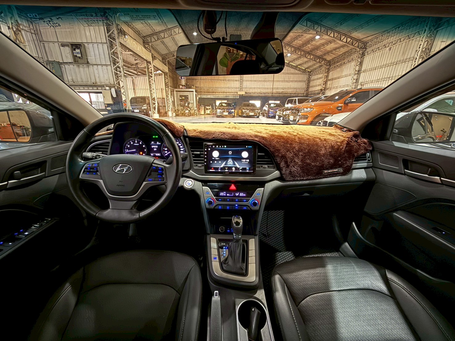 2019 Hyundai Elantra 2.0旗艦版  第10張相片