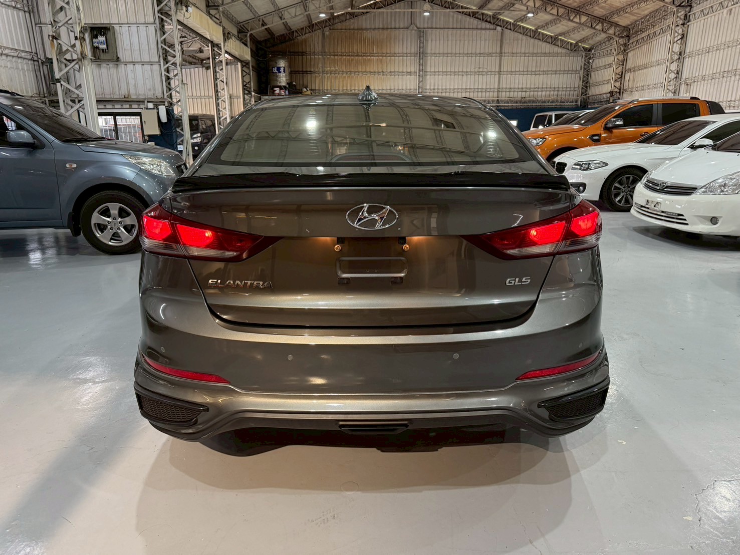 2019 Hyundai Elantra 2.0旗艦版  第15張相片