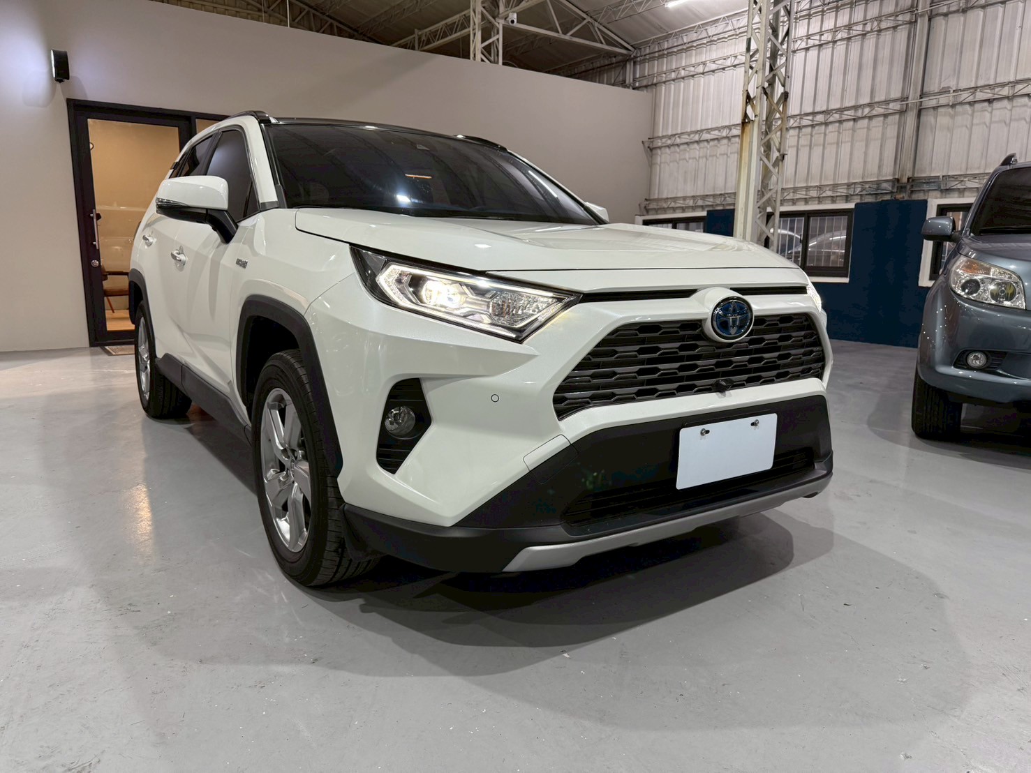 2020 TOYOTA RAV4 2.5 油電4WD  第2張相片
