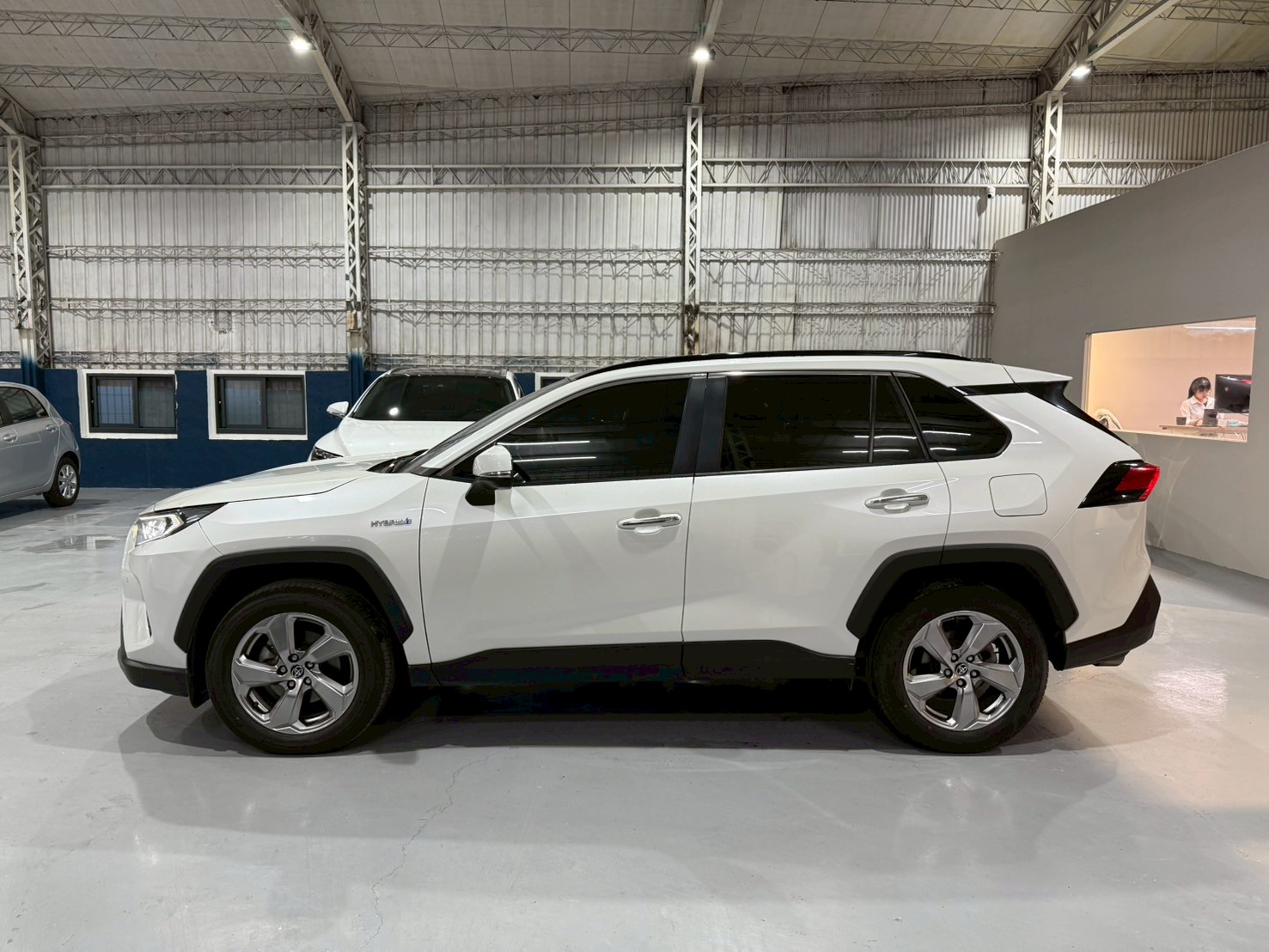 2020 TOYOTA RAV4 2.5 油電4WD  第3張相片