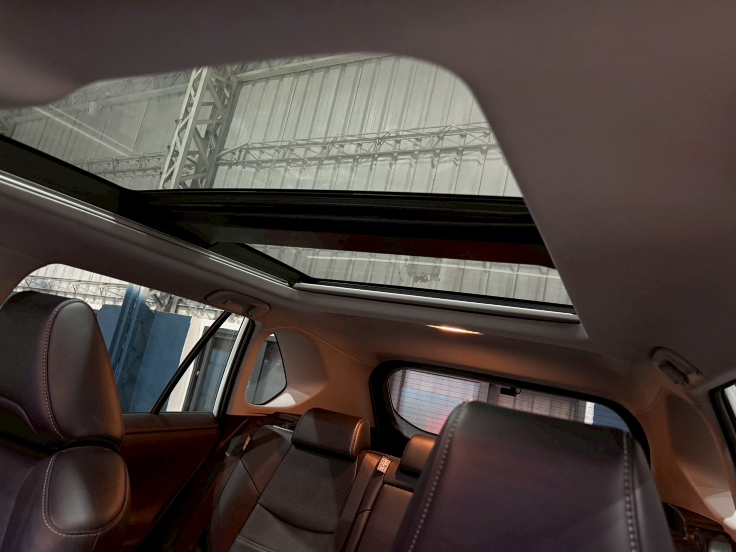 2020 TOYOTA RAV4 2.5 油電4WD  第16張相片