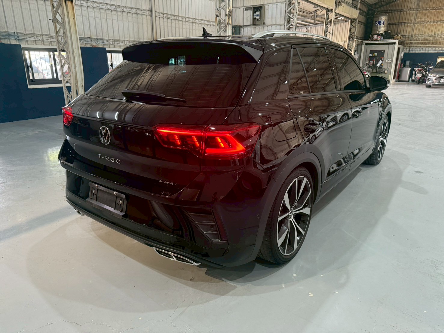 2022 VW T-ROC 330 2.0  第6張相片