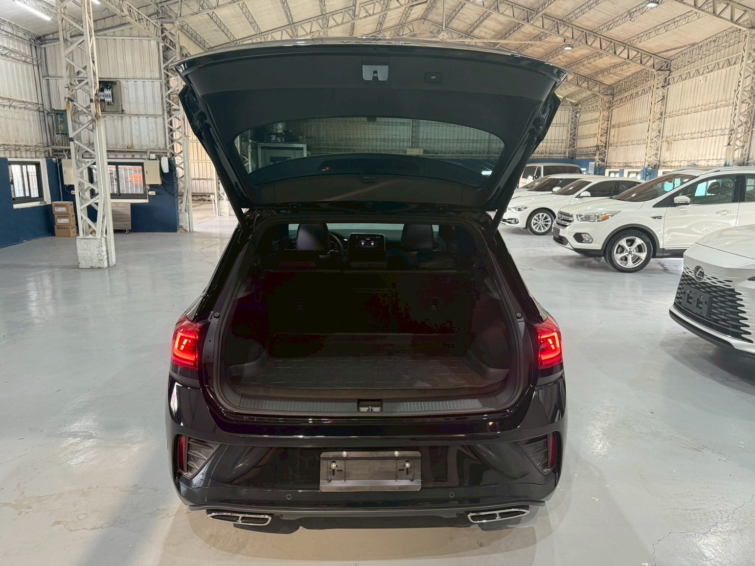 2022 VW T-ROC 330 2.0  第7張相片
