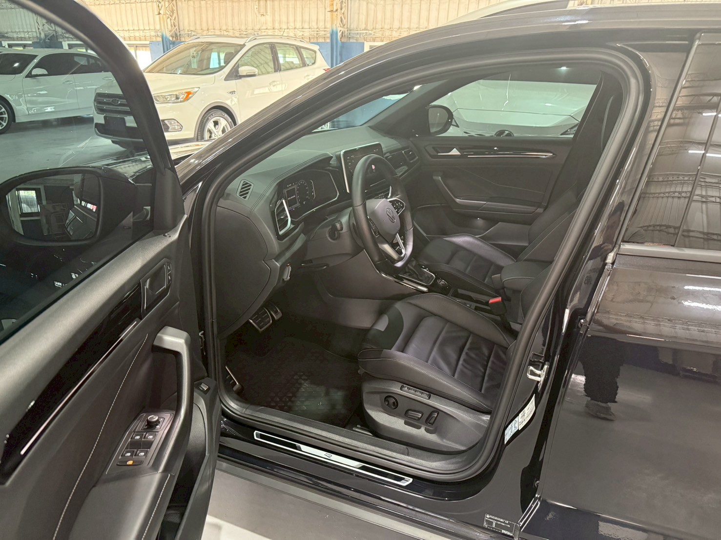 2022 VW T-ROC 330 2.0  第8張相片