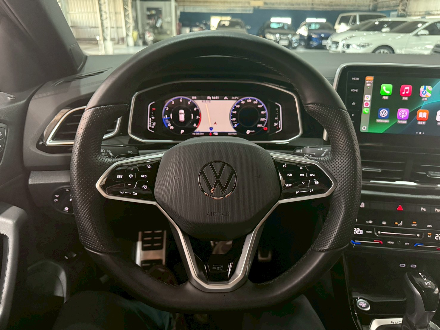 2022 VW T-ROC 330 2.0  第12張相片