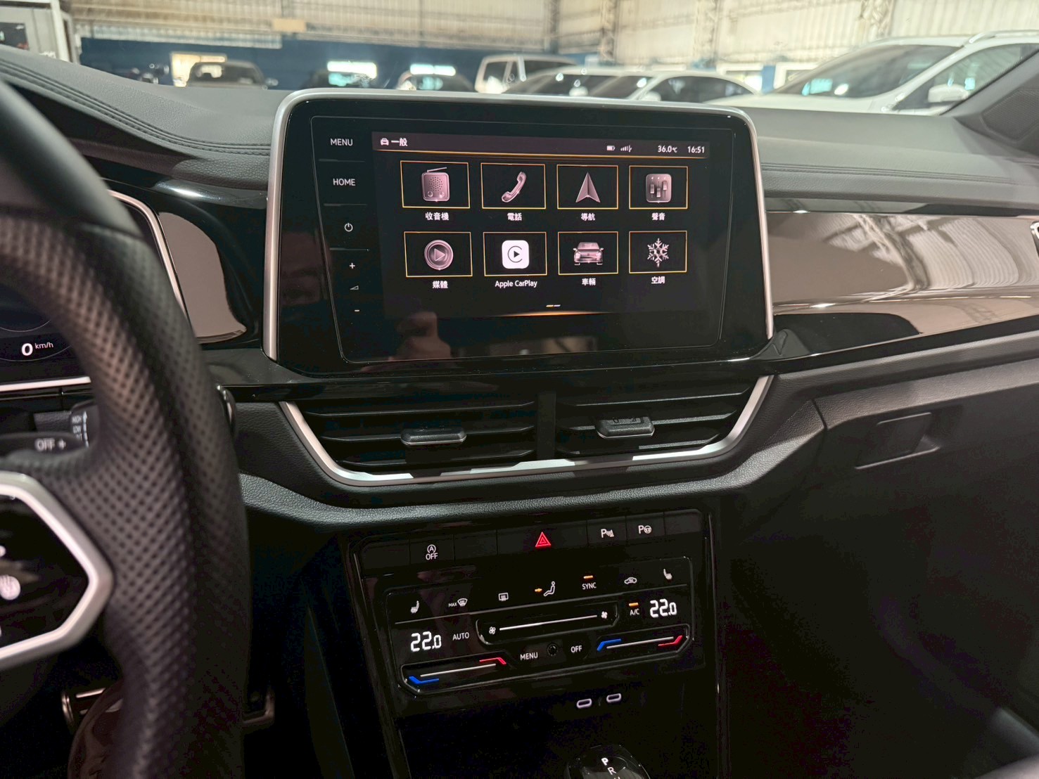 2022 VW T-ROC 330 2.0  第15張相片