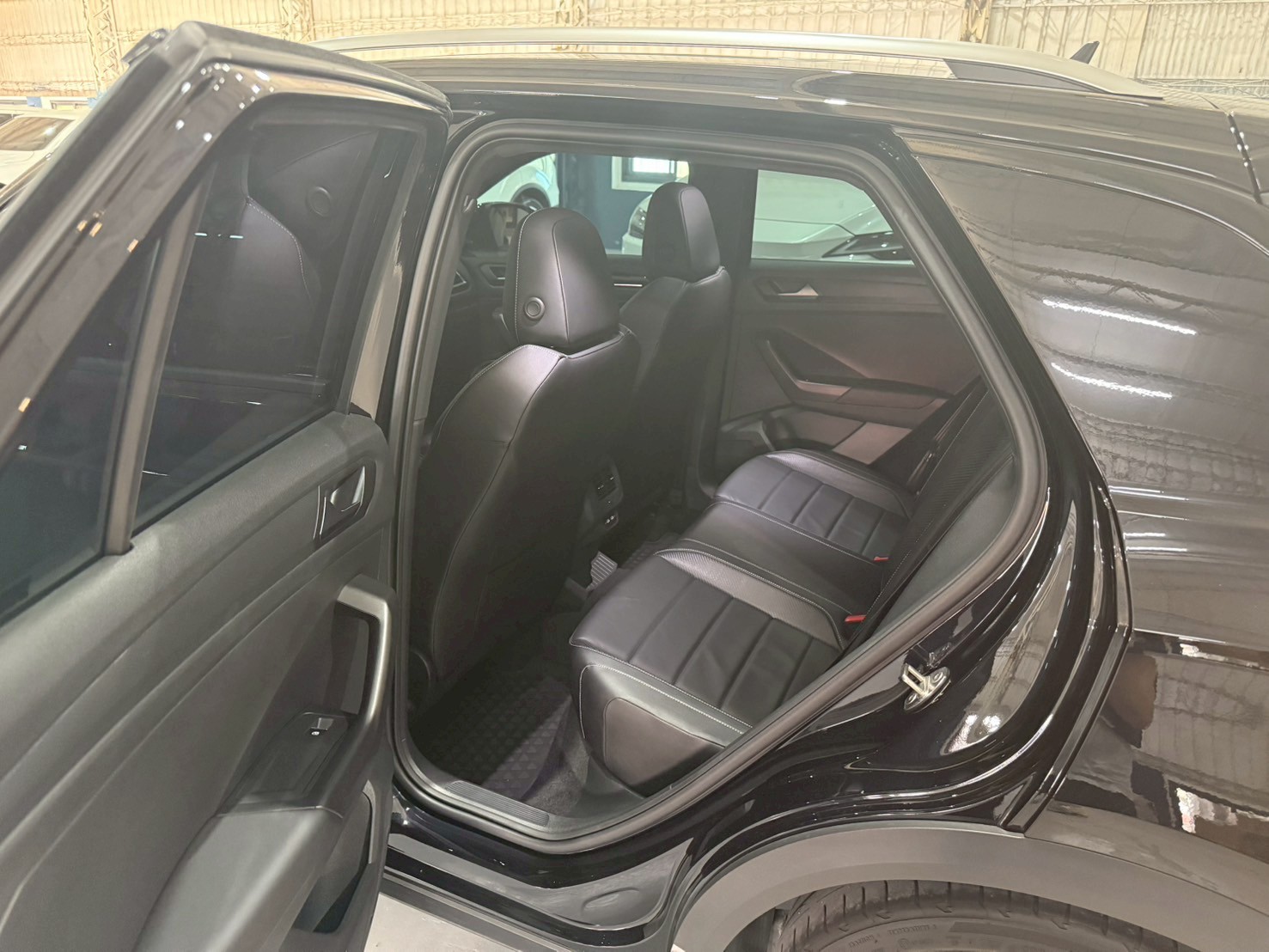 2022 VW T-ROC 330 2.0  第16張相片