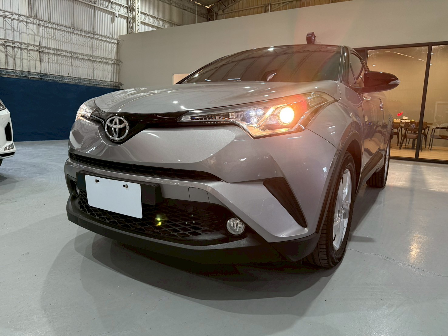 2017 TOYOTA CHR 1.2 豪華版  第1張相片
