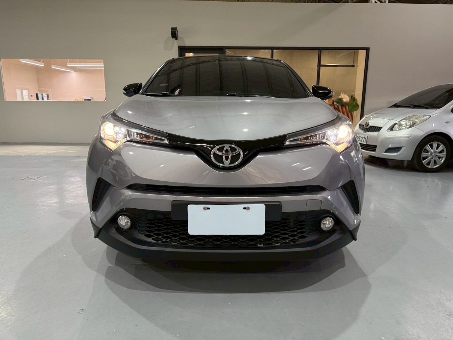 2017 TOYOTA CHR 1.2 豪華版  第3張相片