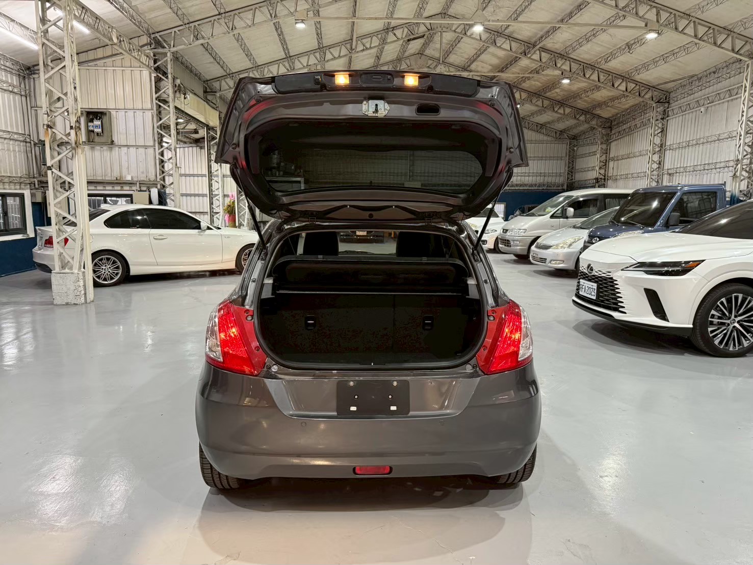 2016 SUZUKI SWIFT GLX 1.2  第7張相片