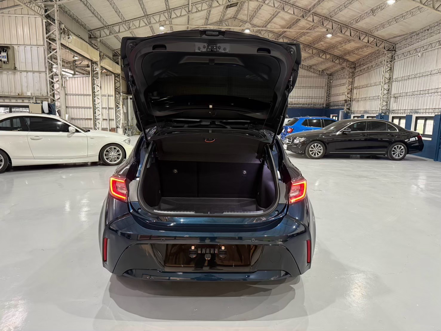 2019 TOYOTA Auris 2.0 旗艦版  第8張相片