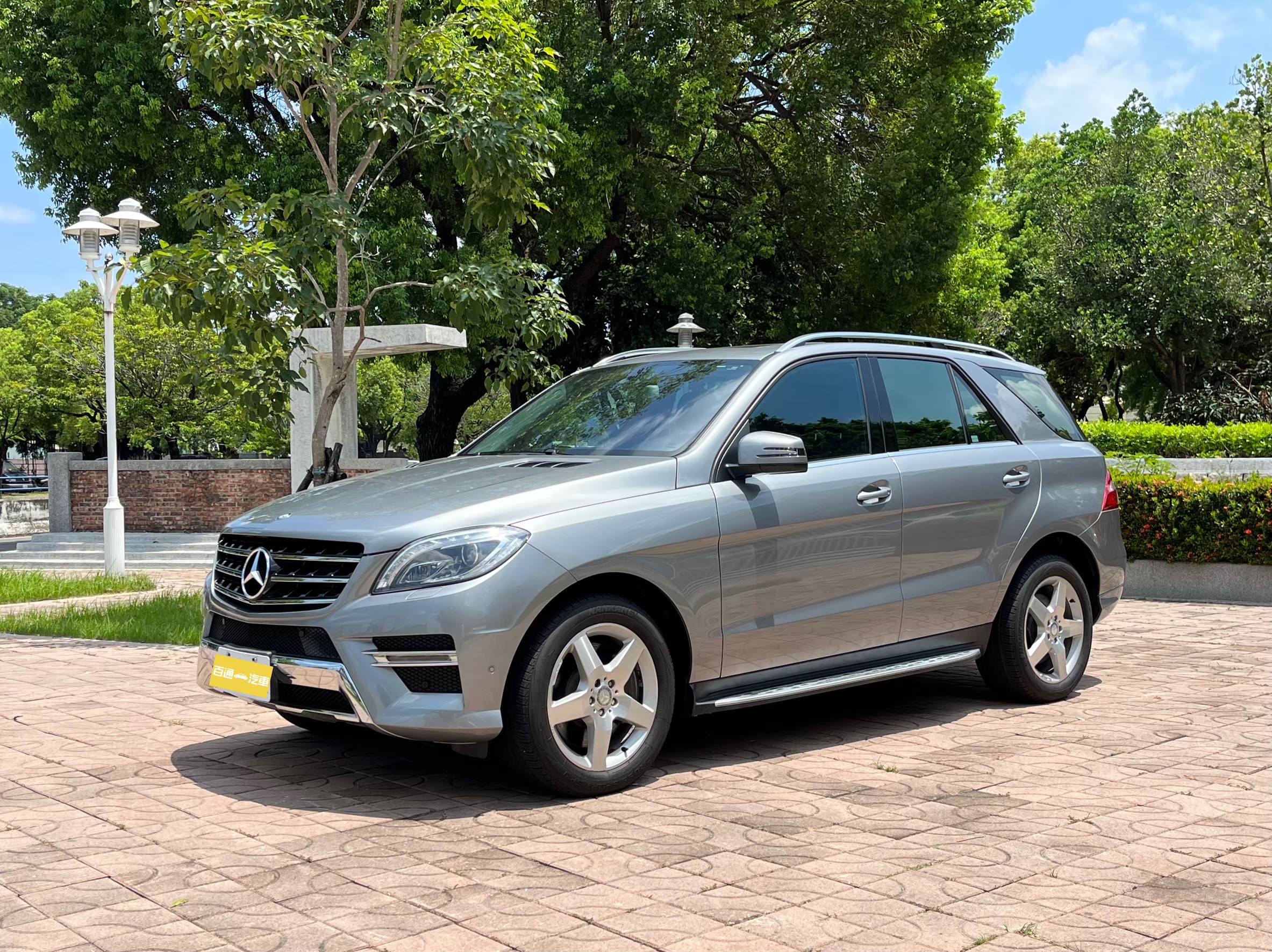 2015 M-Benz ML400 3.0  第1張相片