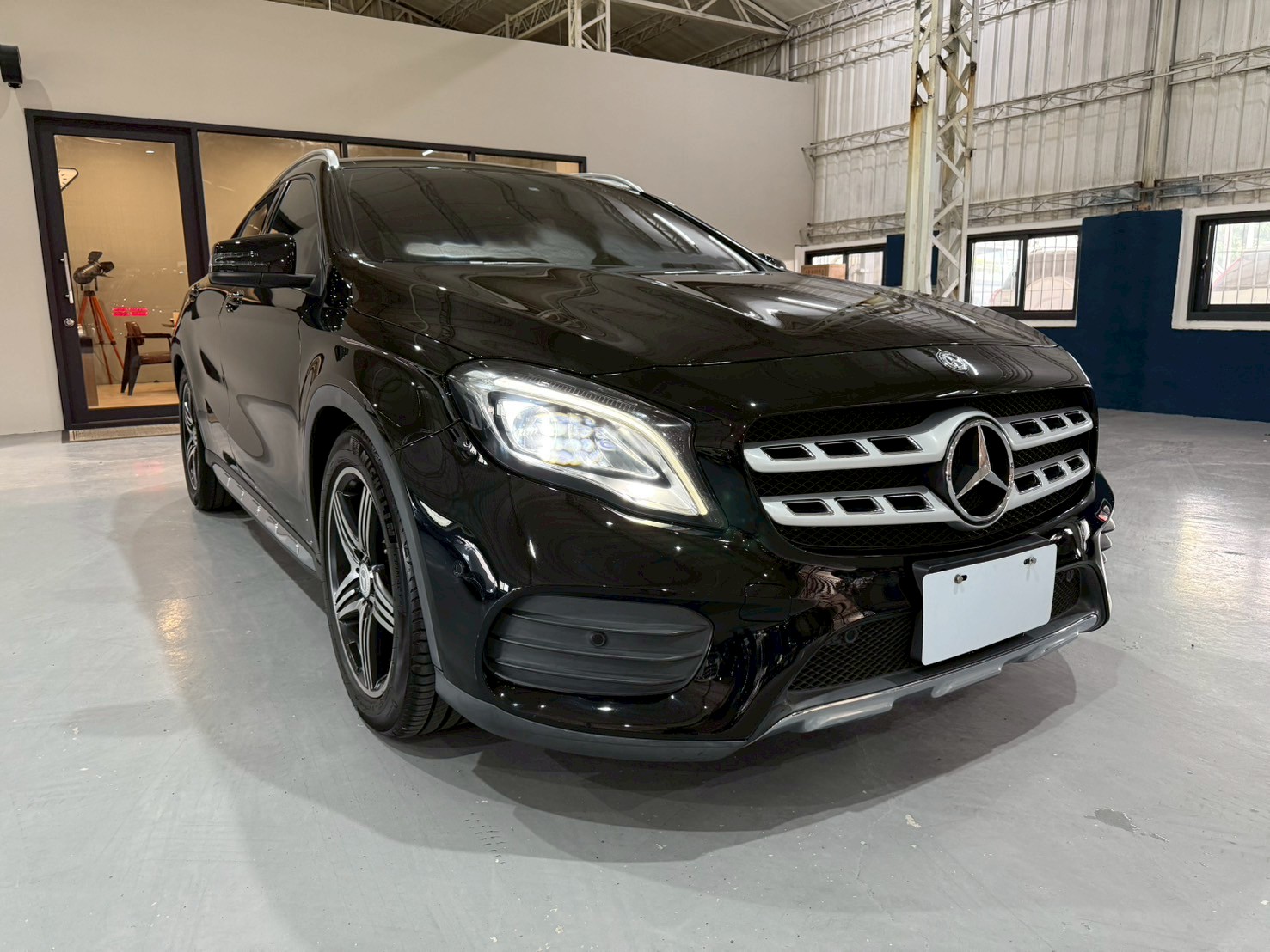 2018 M-Benz GLA180 AMG 1.6  第2張相片