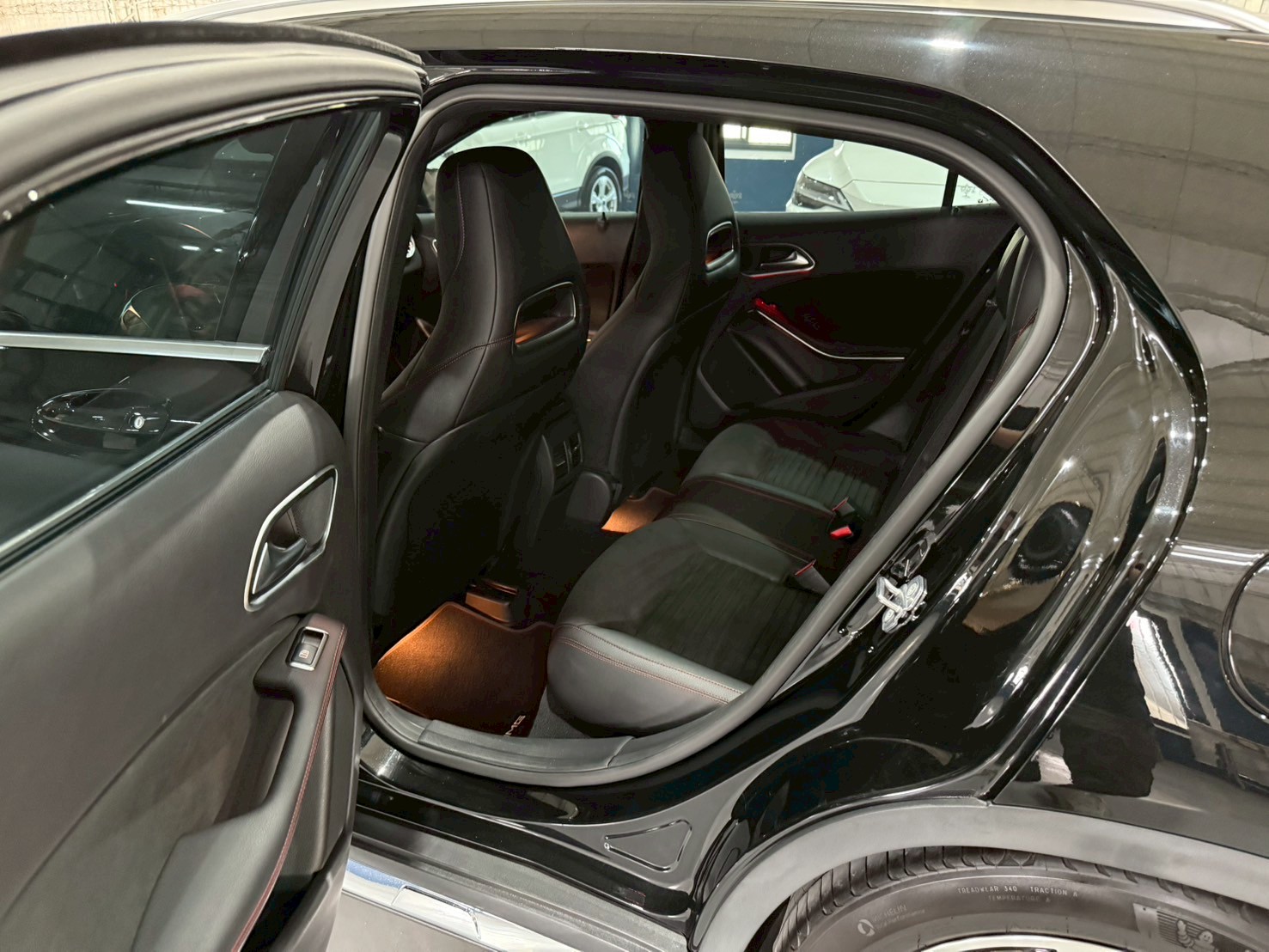 2018 M-Benz GLA180 AMG 1.6  第9張相片