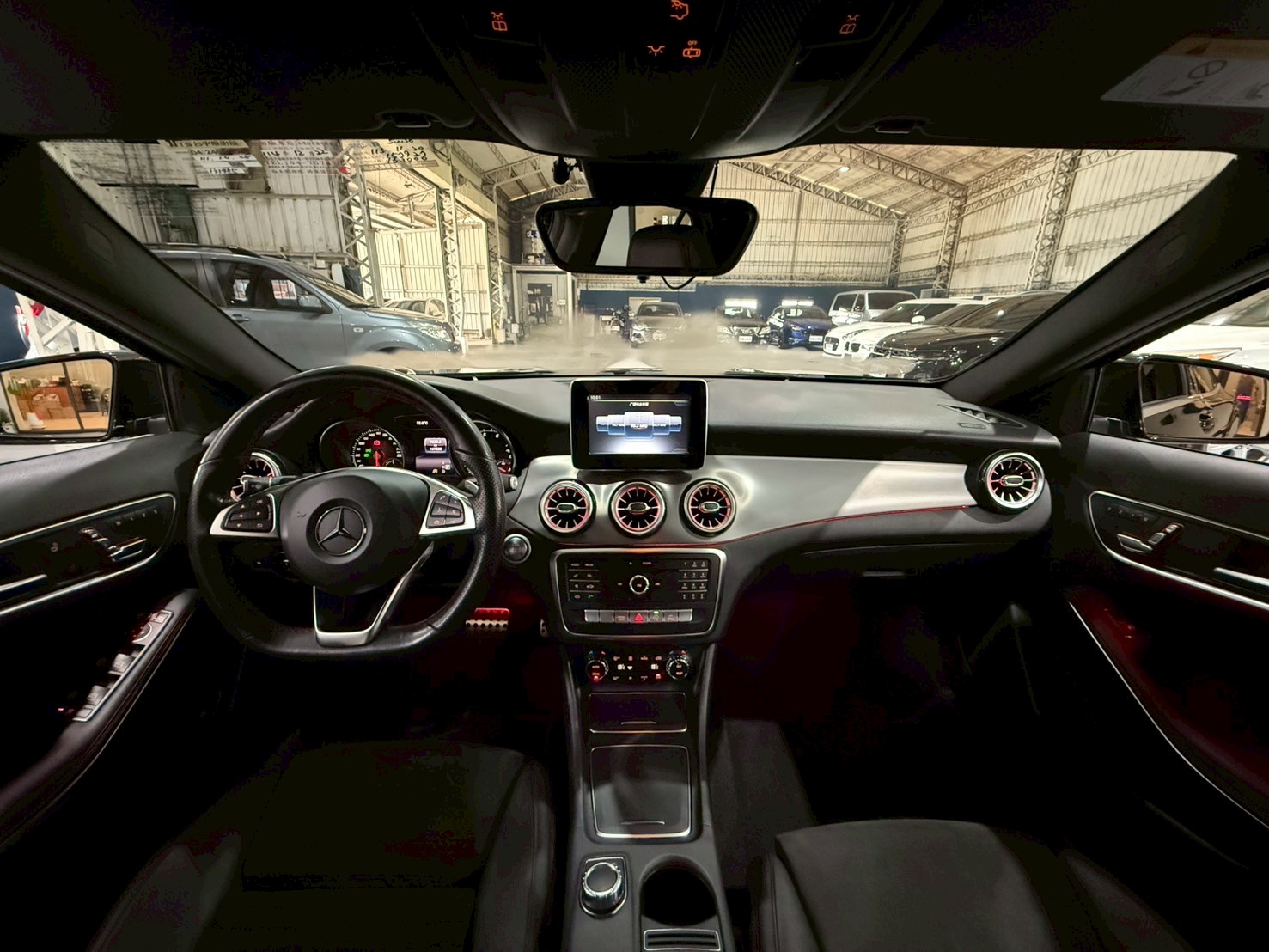 2018 M-Benz GLA180 AMG 1.6  第10張相片