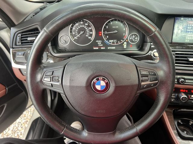 大降價!!BMW 528i/多功能方向盤/定速系統/皮椅/倒車影像系統/電動座椅  第9張相片