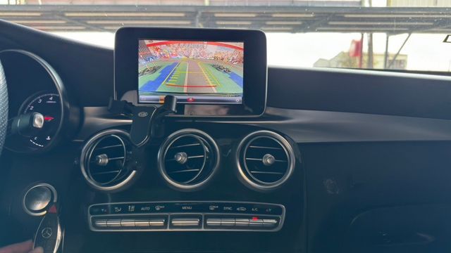 優惠價來囉!!BENZ GLC300/I-KEY/全景天窗/倒車顯影/雙前電動座椅/電尾門/定速  第10張相片