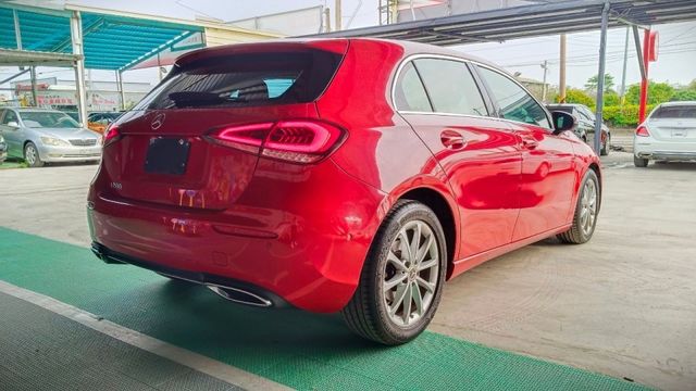 降價!!BENZ A200/I-KEY/倒車顯影/定速/記憶電動座椅/多功能方向盤  第5張相片