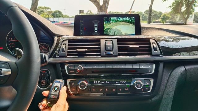 BMW 428i/M版/I-KEY/記憶電動座椅/天窗/倒車顯影/駕駛模式/換檔撥片/雙區恆溫空調  第11張相片