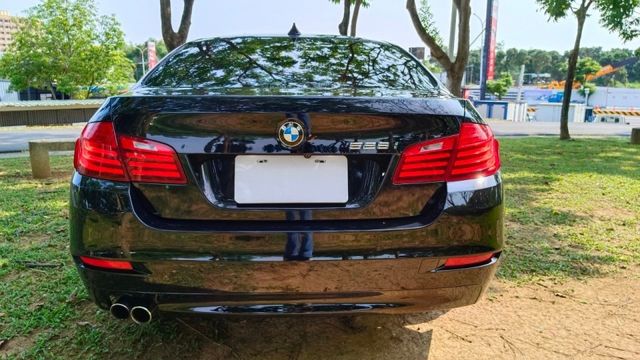 降價!!BMW 528i/I-KEY/定速/循跡防滑/倒車顯影/雙區恆溫空調/記憶電動座椅/抬頭顯示器/駕駛模式/天窗  第6張相片