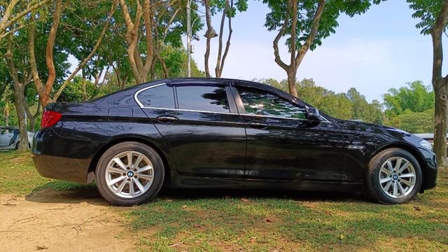 降價!!BMW 528i/I-KEY/定速/循跡防滑/倒車顯影/雙區恆溫空調/記憶電動座椅/抬頭顯示器/駕駛模式/天窗  第8張相片