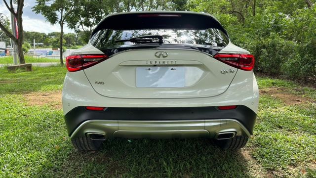 INFINITI QX30/I-KEY/360度環景/BOSE電尾門/雙前記憶電動座椅/全景天窗/定速/後座出風口/摸門  第6張相片