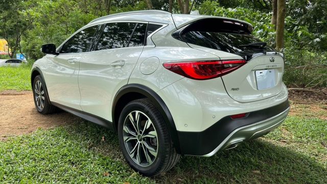 INFINITI QX30/I-KEY/360度環景/BOSE電尾門/雙前記憶電動座椅/全景天窗/定速/後座出風口/摸門  第7張相片