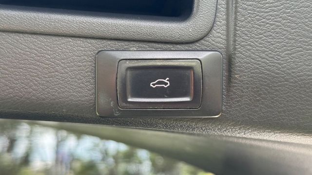 INFINITI QX30/I-KEY/360度環景/BOSE電尾門/雙前記憶電動座椅/全景天窗/定速/後座出風口/摸門  第18張相片