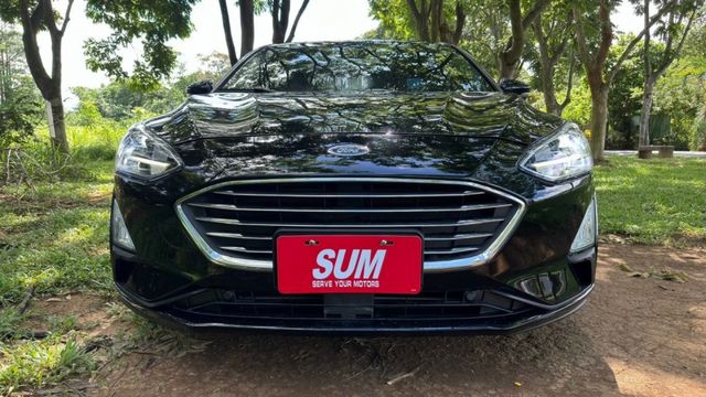 FORD FOCUS/I-KEY/跟車系統/電動座椅/循跡防滑/盲點偵測/抬頭顯示器/雙區恆溫空調/怠速熄火  第3張相片