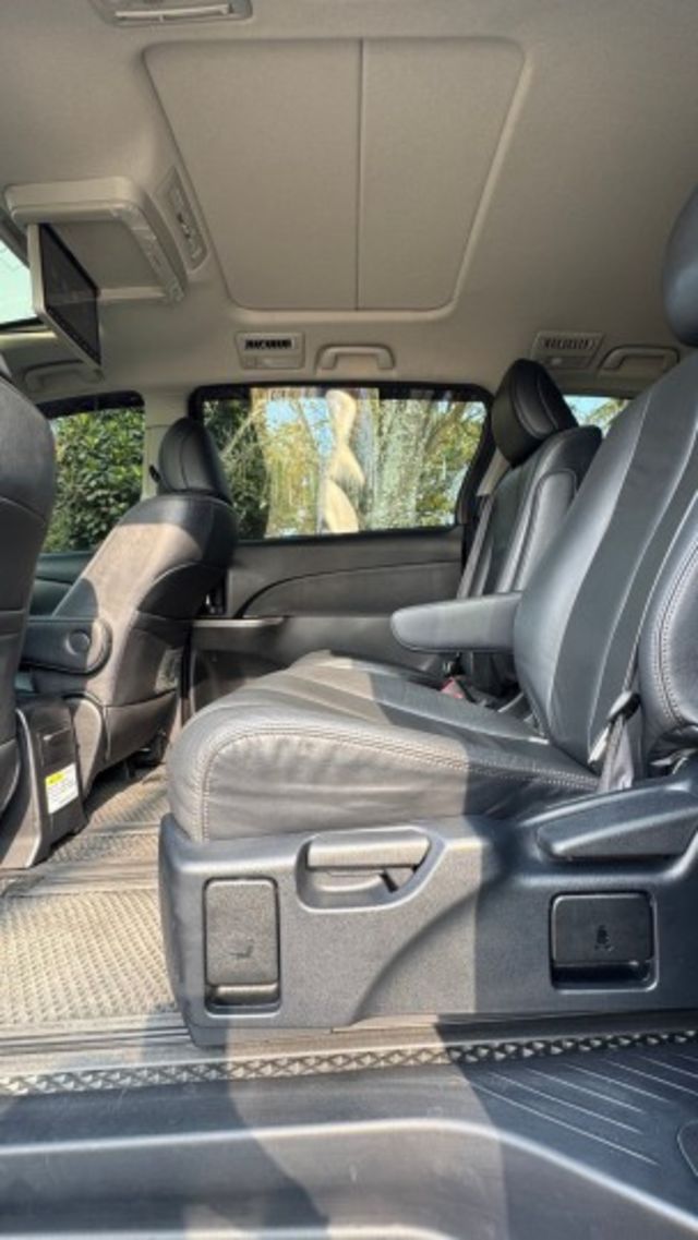 TOYOTA PREVIA/I-KEY/電滑門/電尾門/電動座椅/360度環景/胎壓偵測/循跡防滑/全景天窗/雙前電熱椅  第17張相片