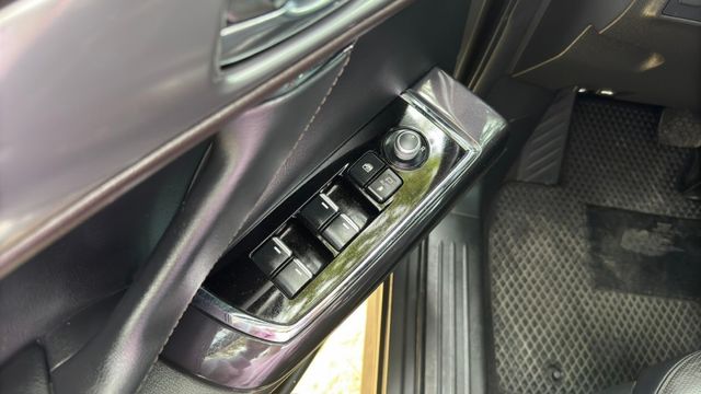 MAZDA CX-9/I-KEY/360度環景/跟車系統/電尾門/雙前電動座椅/抬頭顯示器/循跡防滑/雙前/後區恆溫空調  第11張相片