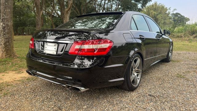 BENZ E200/雙前電動座椅/雙前電熱椅/天窗/定速/雙區恆溫空調/電動後視鏡  第5張相片