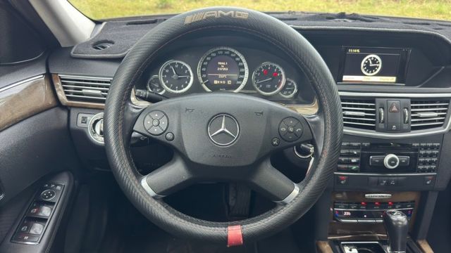 BENZ E200/雙前電動座椅/雙前電熱椅/天窗/定速/雙區恆溫空調/電動後視鏡  第10張相片