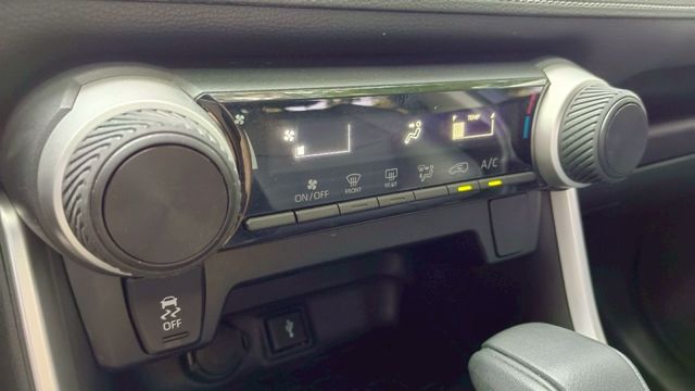 TOYOTA TAV4/跟車系統/循跡防滑/電視鏡電動調整/後座出風口  第11張相片