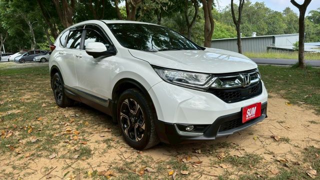 HONDA CRV/I-KEY/倒車顯影/跟車系統/全景天窗/電尾門/電動座椅/循跡防滑/自動緊急煞車系統  第4張相片