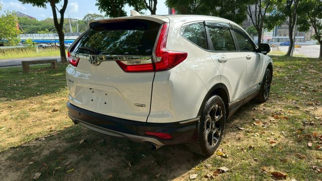 HONDA CRV/I-KEY/倒車顯影/跟車系統/全景天窗/電尾門/電動座椅/循跡防滑/自動緊急煞車系統  第5張相片
