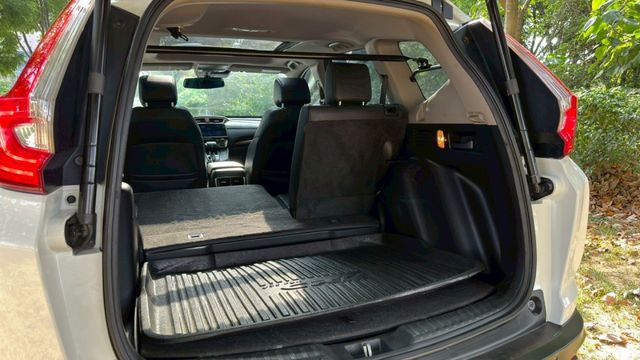 HONDA CRV/I-KEY/倒車顯影/跟車系統/全景天窗/電尾門/電動座椅/循跡防滑/自動緊急煞車系統  第18張相片