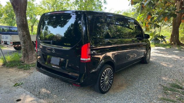 BENZ V220d/360環景/雙電滑門/電尾門/怠速熄火/定速/第三排座椅/雙區恆溫空調/後座恆溫空調  第5張相片