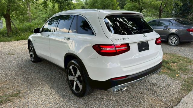 BENZ GLC300/I-KEY/倒車顯影/循跡防滑/電尾門/雙前電動座椅+電熱椅+通風座椅/全景天窗/怠速熄火/定速  第7張相片