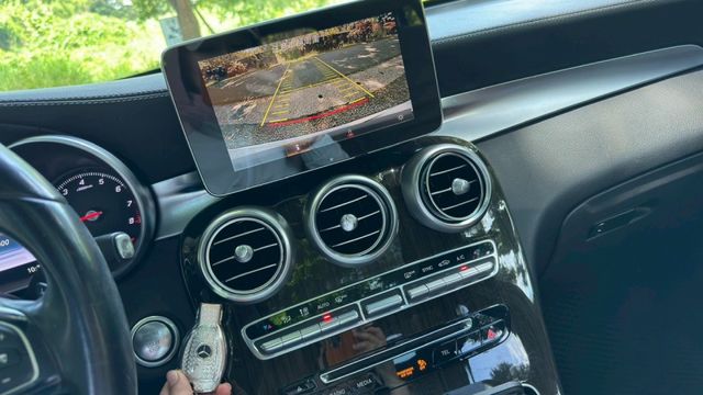 BENZ GLC300/I-KEY/倒車顯影/循跡防滑/電尾門/雙前電動座椅+電熱椅+通風座椅/全景天窗/怠速熄火/定速  第11張相片