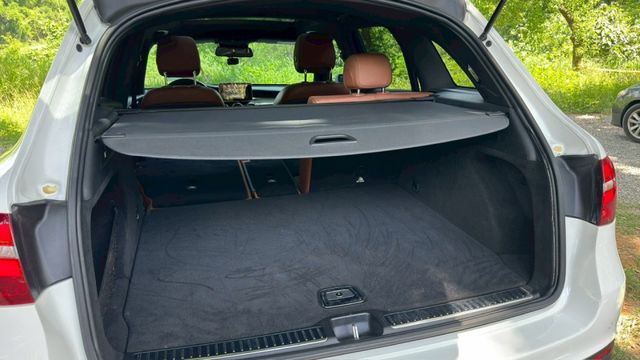 BENZ GLC300/I-KEY/倒車顯影/循跡防滑/電尾門/雙前電動座椅+電熱椅+通風座椅/全景天窗/怠速熄火/定速  第20張相片