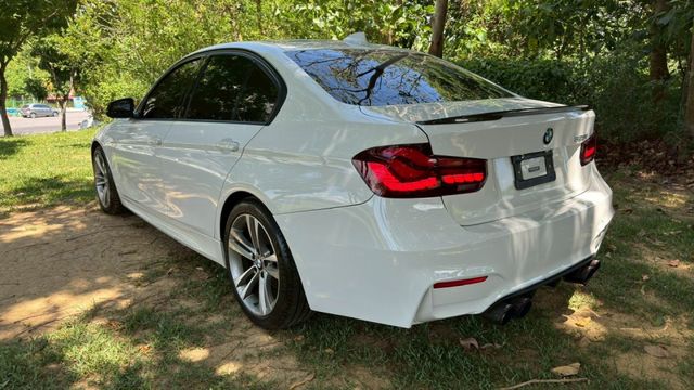 BMW 328i/I-KEY/倒車顯影/怠速熄火/循跡防滑/雙前電動座椅+電熱椅/天窗/抬頭顯示器/定速  第7張相片