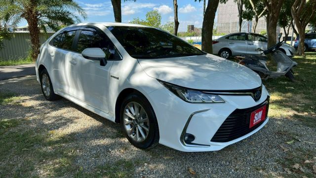 TOYOTA ALTIS/油電/I-KEY/倒車顯影/盲點偵測/跟車系統/恆溫空調/循跡防滑/胎壓偵測/電動後視鏡  第4張相片