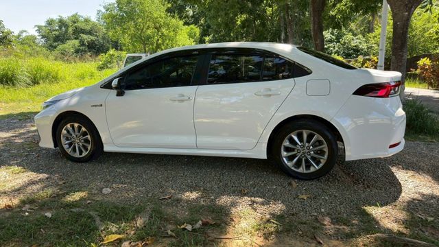 TOYOTA ALTIS/油電/I-KEY/倒車顯影/盲點偵測/跟車系統/恆溫空調/循跡防滑/胎壓偵測/電動後視鏡  第8張相片