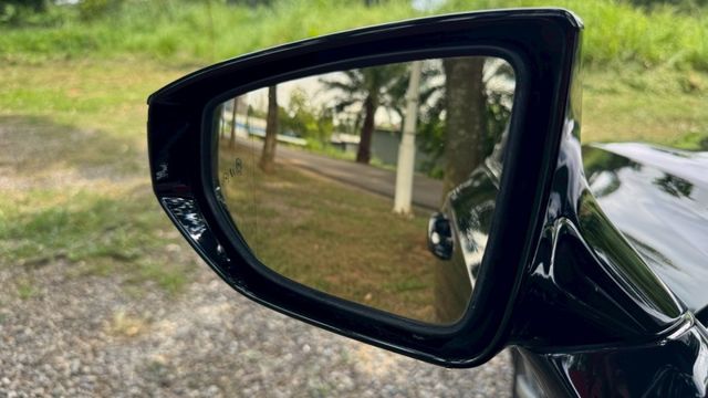 LEXUS ES200/I-KEY/倒車顯影/跟車系統/雙前電動+通風+加熱座椅/天窗/電動後視鏡/後座出風口/摸門  第9張相片
