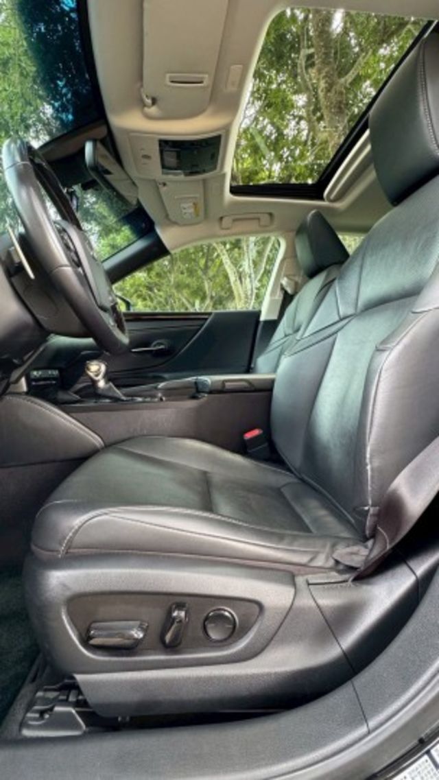 LEXUS ES200/I-KEY/倒車顯影/跟車系統/雙前電動+通風+加熱座椅/天窗/電動後視鏡/後座出風口/摸門  第15張相片