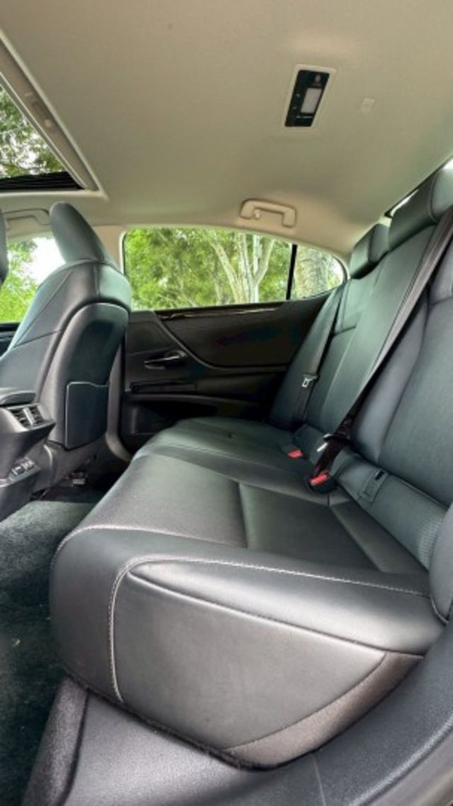 LEXUS ES200/I-KEY/倒車顯影/跟車系統/雙前電動+通風+加熱座椅/天窗/電動後視鏡/後座出風口/摸門  第17張相片